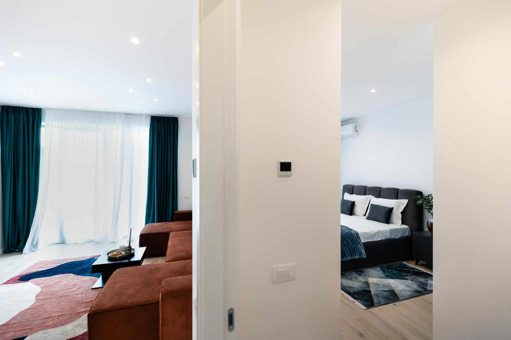 Roots Two - Tranquil Lakeview Escape With Balcony * Bucarest