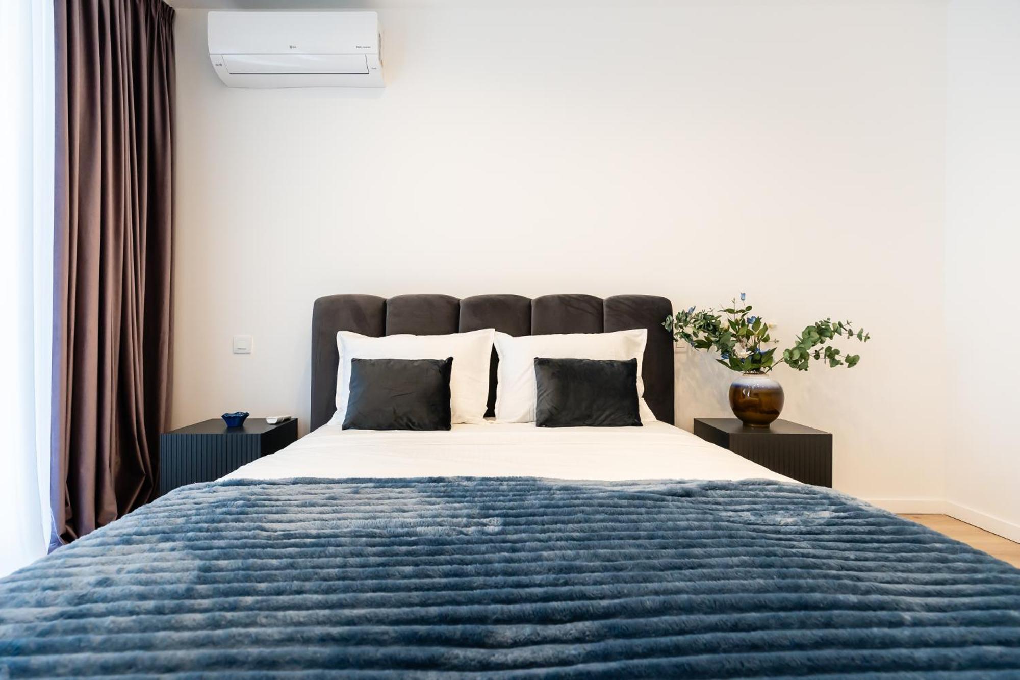 Appartamento Roots Two - Tranquil Lakeview Escape With Balcony